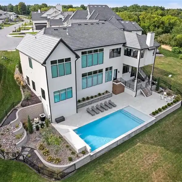 PRIVATE OASIS IN SANCTUARY HILL AT THE NATIONAL