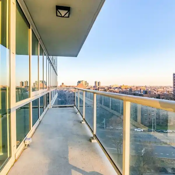 MODERN ELEGANCE MEETS PRIME RIVERFRONT LIVING