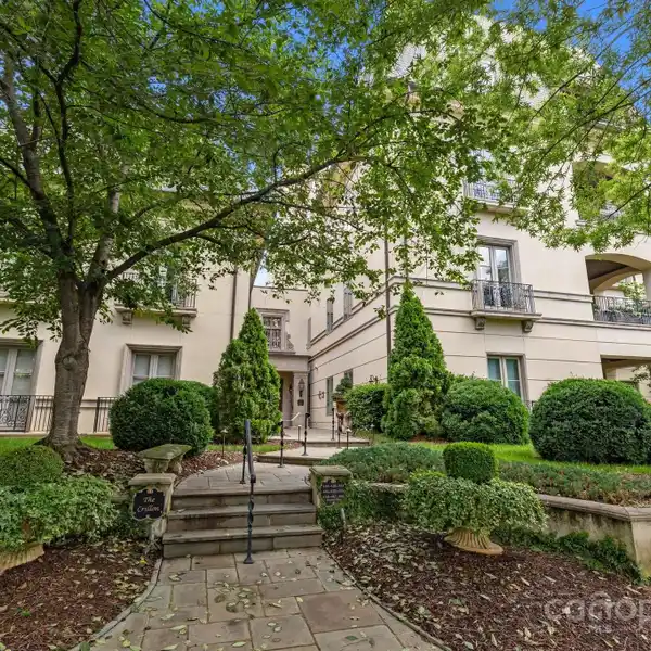 IMPECCABLE CONDO IN THE CRILLON BUILDING