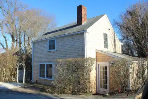 Cozy Cottage with Charm