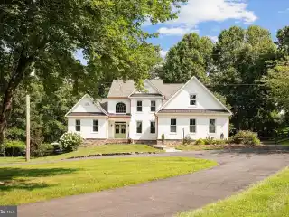 Turnkey Retreat on a Secluded Lot
