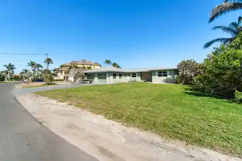 Spectacular Bayfront Property in Bonita Springs