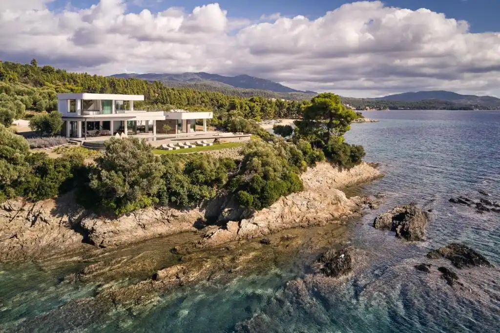 Exquisite Seafront Rental Villa