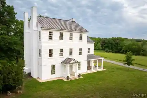 Timeless Estate on 90 Acres
