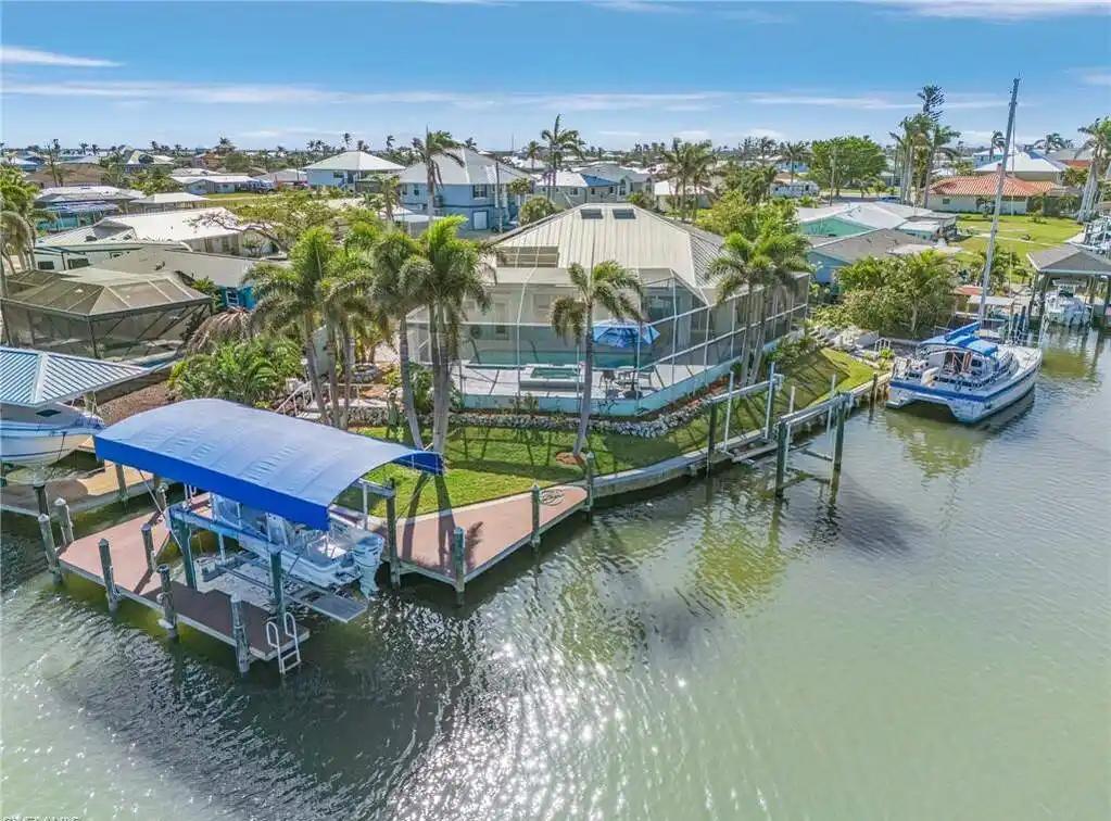 Custom-built Waterfront Gulf Access Home
