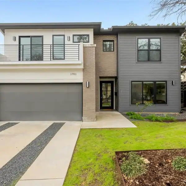EXCEPTIONAL MODERN DESIGN IN PRIME ZILKER LOCATION