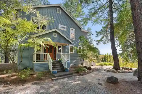 Charming Farmhouse in West Dry Creek