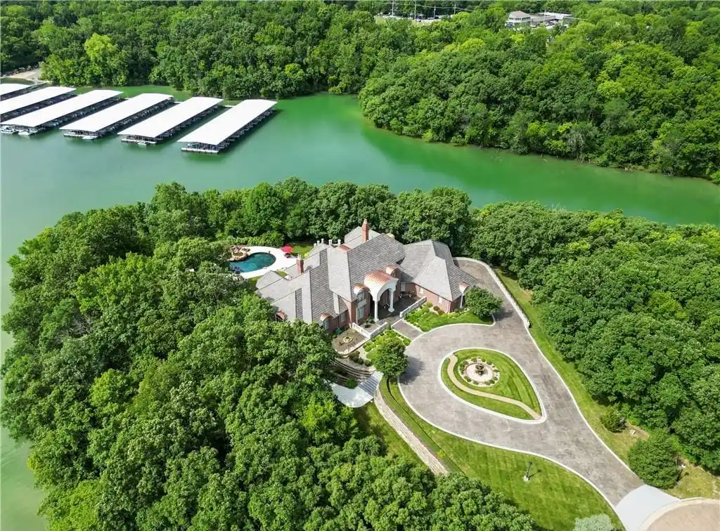 Meticulously Designed Luxury Lakefront Residence