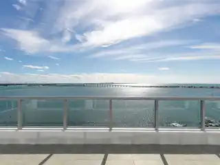 Unique Model in an Iconic Building