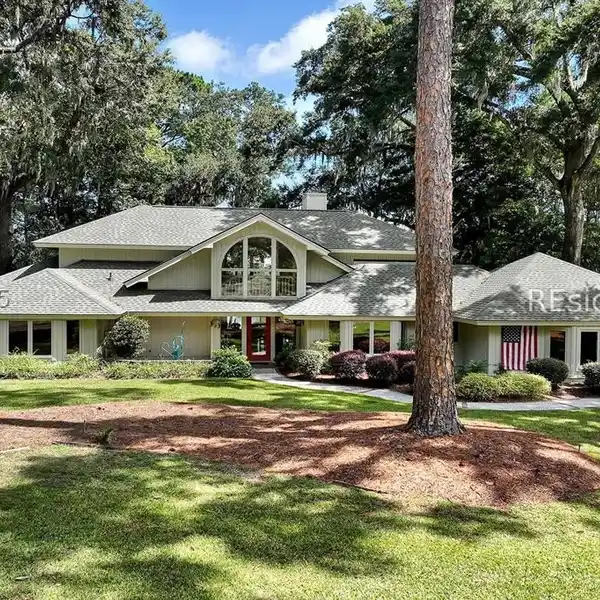 IMPECCABLY MAINTAINED RESIDENCE IN MOSS CREEK