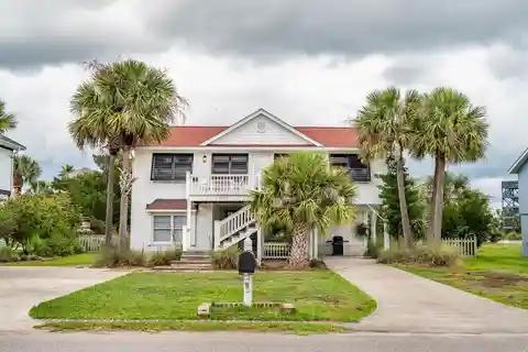 Remodeled Second Row Beach Home