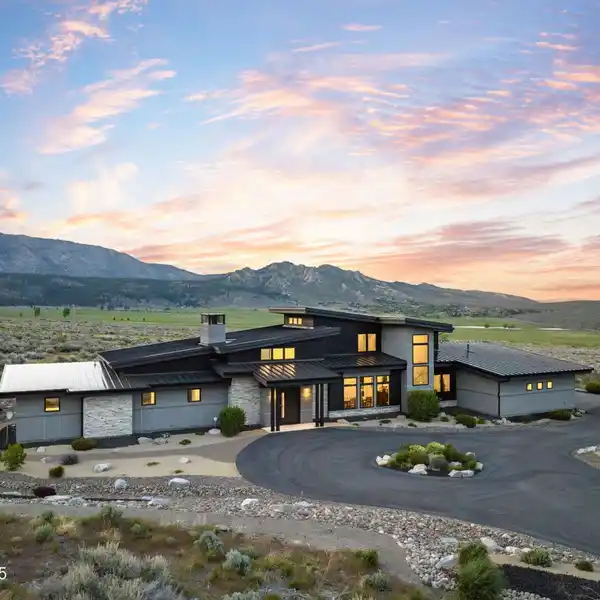 ARCHITECTURAL GEM IN PRESTIGIOUS CANYON CREEK ESTATES