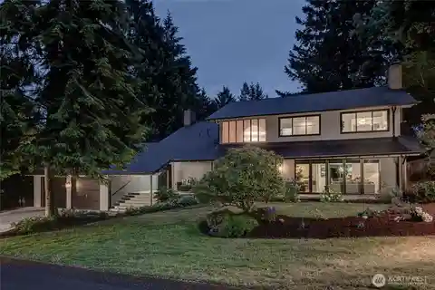 Beautifully Updated Mid-Century Modern Home