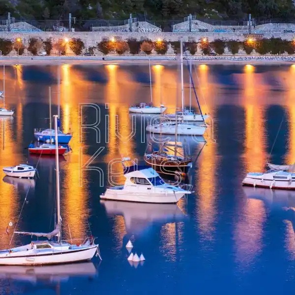 BRIGHT COMPLETELY REFURBISHED APARTMENT