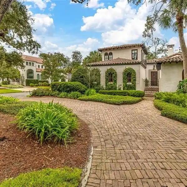 THE FINEST OF SEA ISLAND LIVING