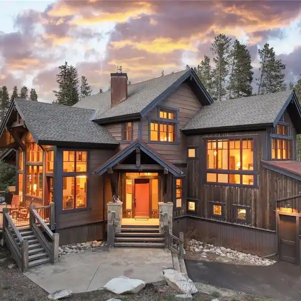 RUSTIC CHARM MEETS MODERN MOUNTAIN LUXURY
