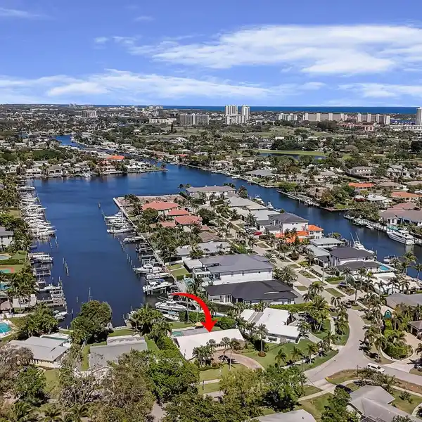 WATERFRONT LIVING AT ITS FINEST IN NORTH PALM BEACH