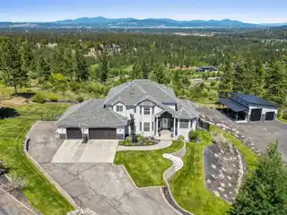 Serene Grouse Mountain Estate with Stunning Views