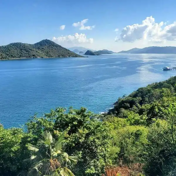 TIMELESS WEST INDIAN HOME WITH DIRECT OCEAN ACCESS