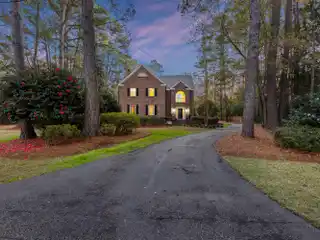 Elegant and Exquisite Four-bedroom Home