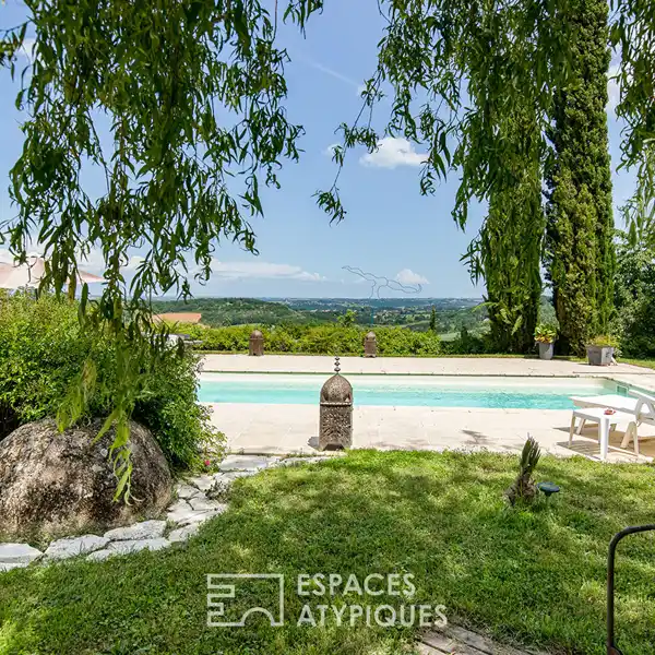 ARCHITECT-DESIGNED VILLA WITH UNOBSTRUCTED 180-DEGREE VIEW