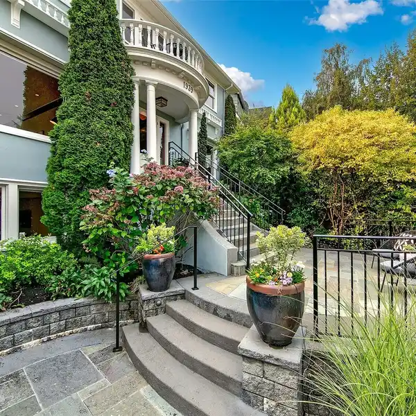 1926 COLONIAL ON CAPITOL HILL