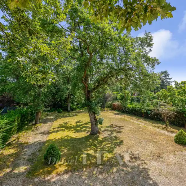 CHARACTER-FILLED HOME STEPS FROM PARC DES IBIS