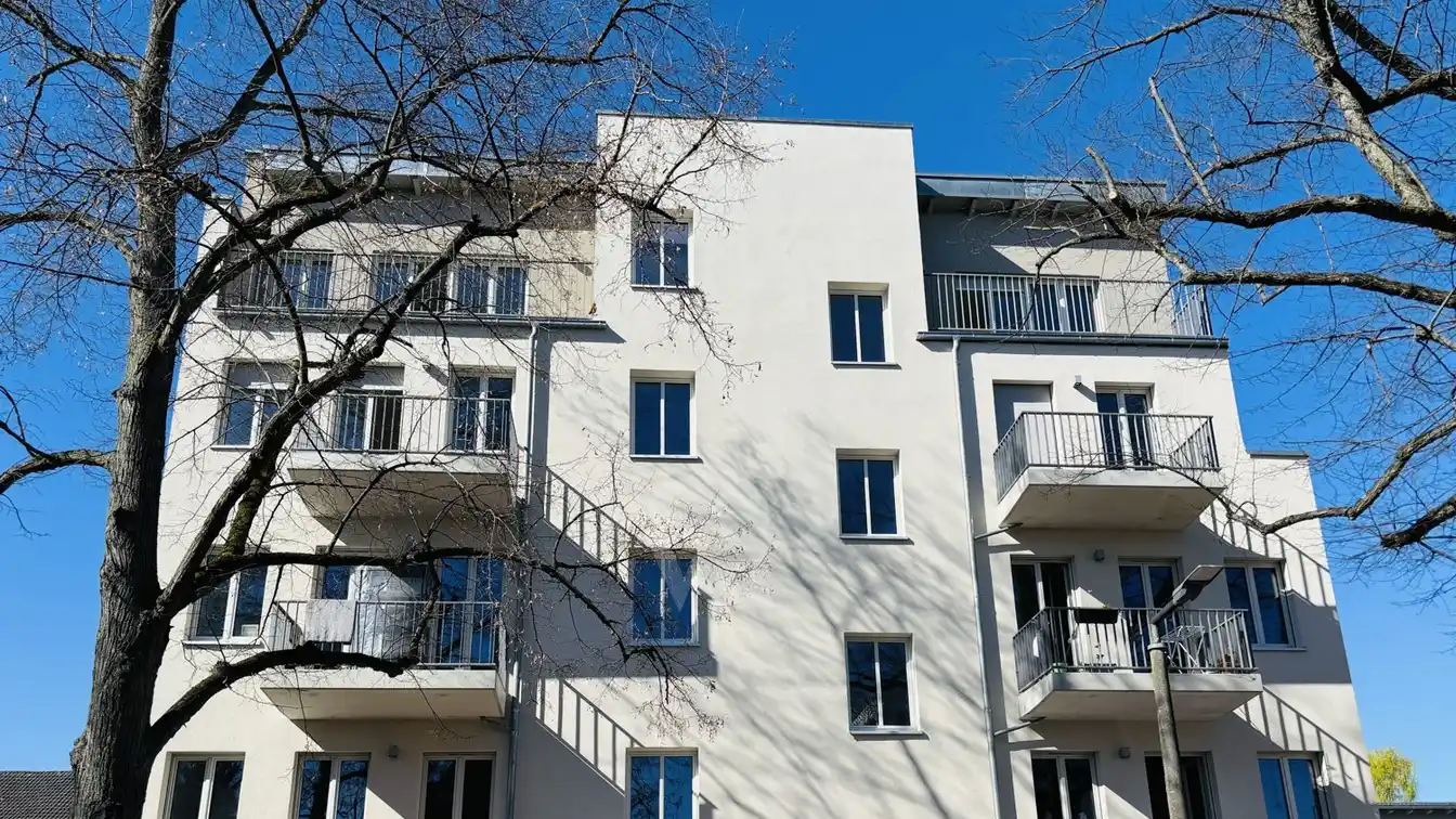 Modern Top-floor Apartment