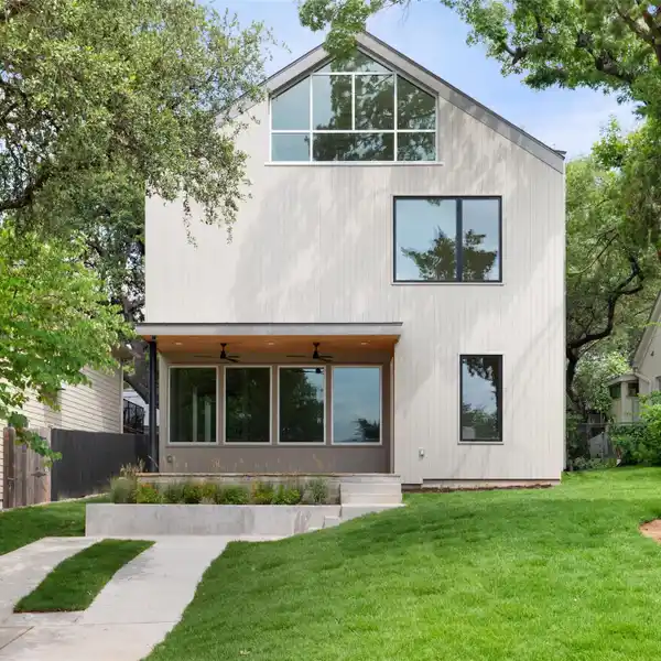 MINIMALIST MODERN IN TRAVIS HEIGHTS