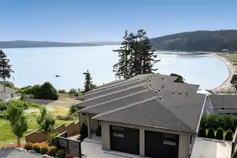 Unparalleled Coastal Elegance