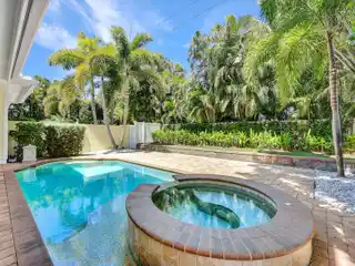 Luxury Coastal Living in the Moorings