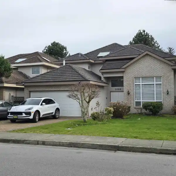 NICELY RENOVATED HOME IN THE WOODWARDS AREA