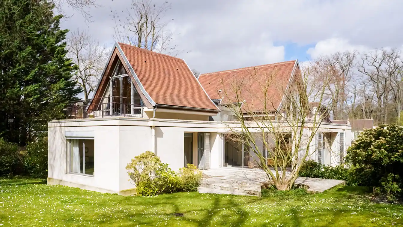 Architectural Creation in an Elegant Setting