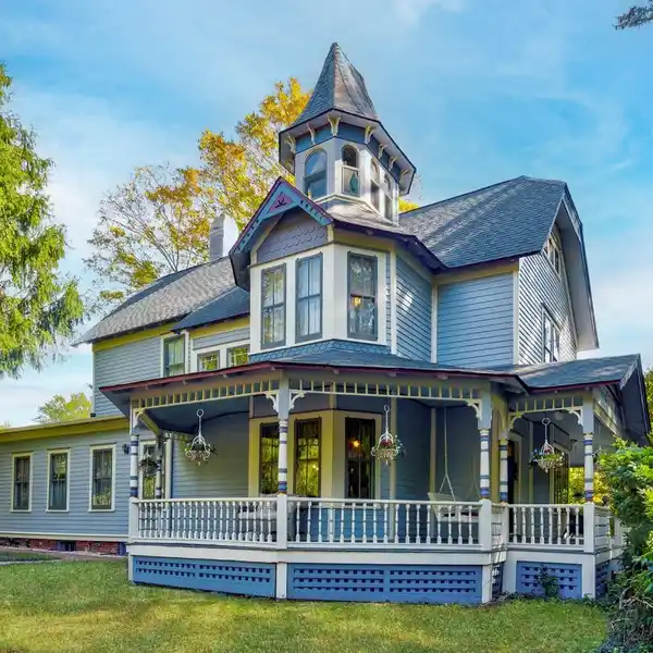 WHIMSICAL VICTORIAN RETREAT WITH RICH CHARACTER
