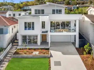 Brand-New Wattle Court Home