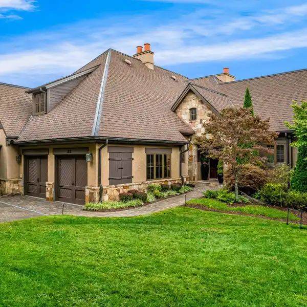 A SANCTUARY FOR FOUR-SEASONS LIVING