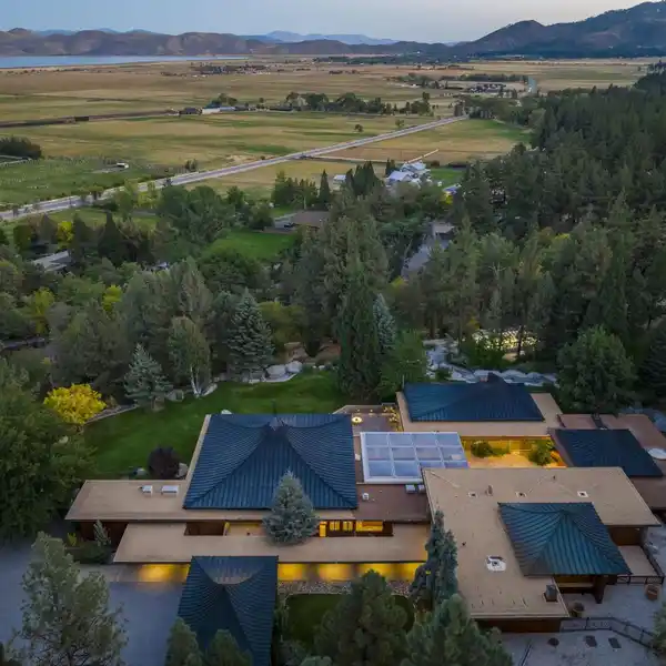 EXTRAORDINARY WASHOE VALLEY EQUESTRIAN ESTATE