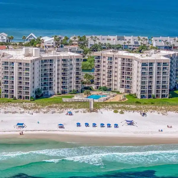 GULF-FRONT LUXURY CONDO WITH SPECTACULAR VIEWS