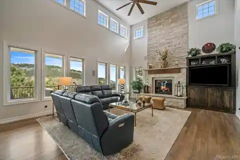 Stunning Retreat Nestled in the Serene Foothills