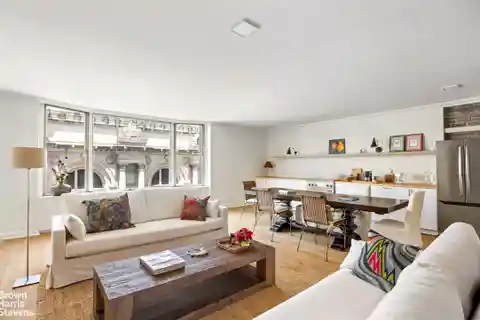 Spacious Renovated Apartment in an Architecturally Significant Building