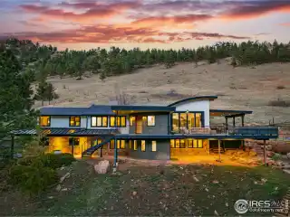 Breathtaking Mountain Retreat