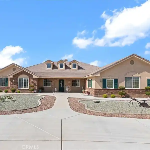 A HIGH DESERT LEGACY ESTATE