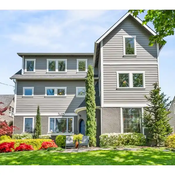 SPACIOUS METICULOUSLY RENOVATED HOME