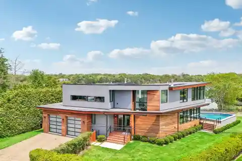 Custom New Modern Home for Rent