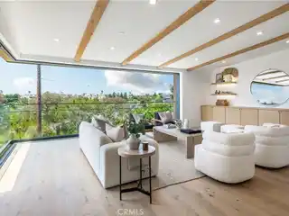 Brand-New Modern Coastal Retreat