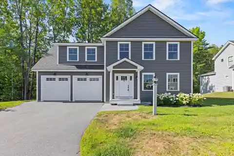 Condo Convenience with Single-Family Amenities