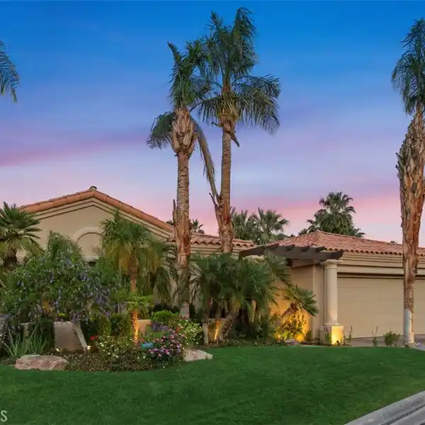 BALI-INSPIRED SINGLE-STORY HOME