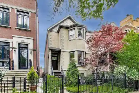 Modern Lincoln Park Home with Open Floorplan