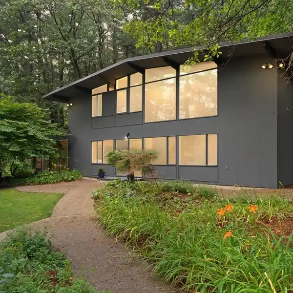 MID-CENTURY CONTEMPORARY HOME