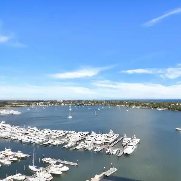 BEAUTIFULLY UPDATED CONDO WITH EXPANSIVE VIEWS